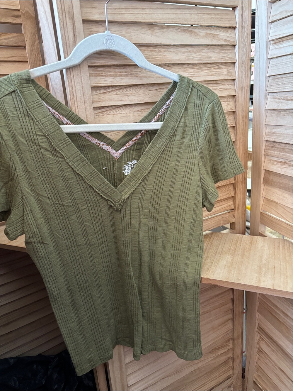 Pilcro Olive V-Neck Short Sleeve Top Medium